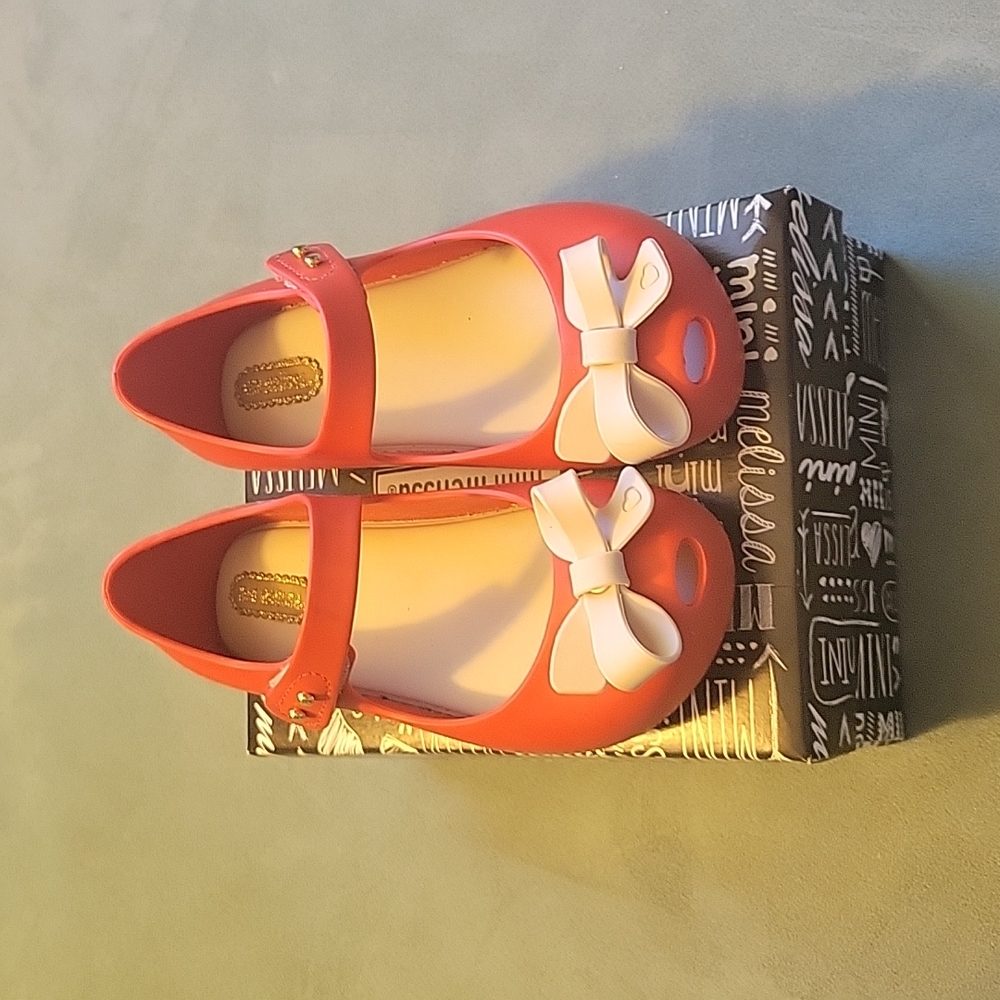EUC Mini Melissa Ultragirl Bow II Red/Beige in Box